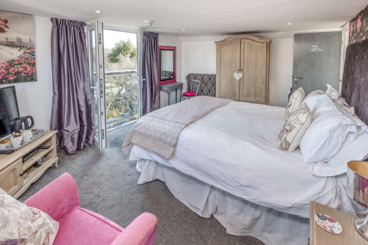 Houseboat Harbourside View Bed & Breakfast Newport  Bagian luar foto